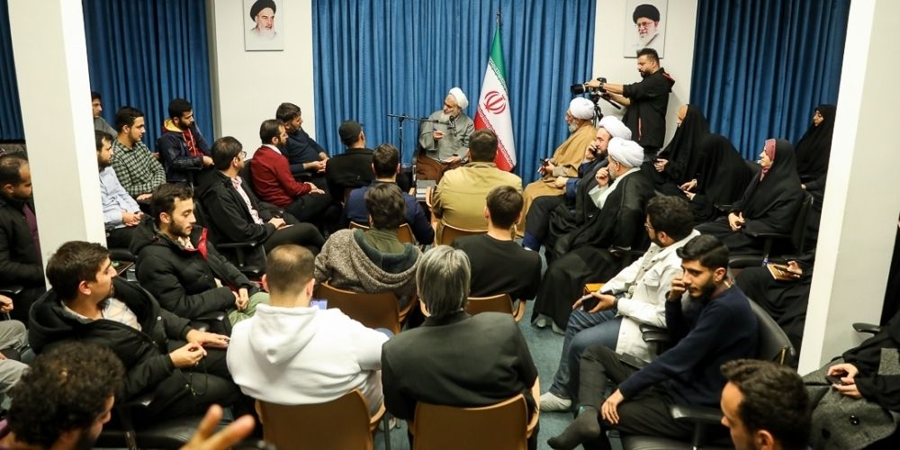 حفظ نخبگان در کشور وظیفه همه ماست