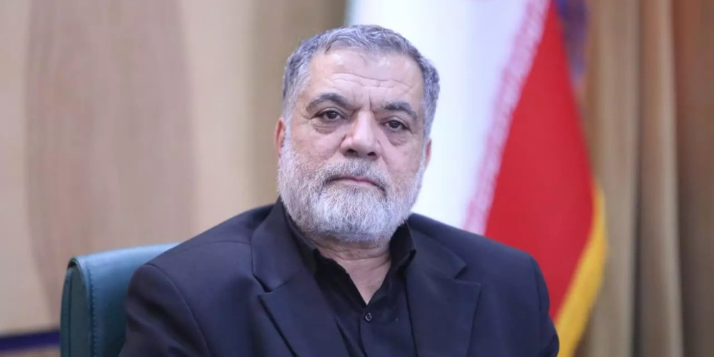 ترامپ لبخند می‌زند، دست دوستی دراز می‌کند ولی مدام از جنگ می‌گوید