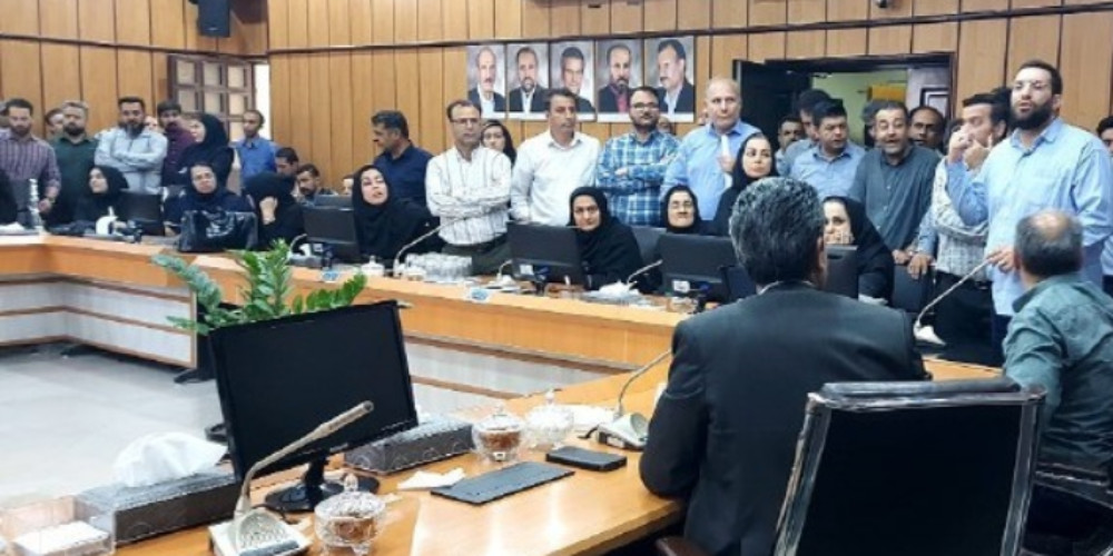 ماجرای تجمع کارمندان شهرداری قزوین در صحن شورای شهر چه بود؟