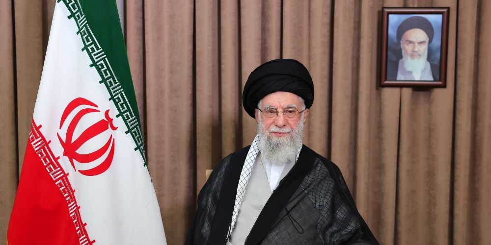 رهبر انقلاب: کسی را تهدید کنید که از تهدیدکردن بترسد