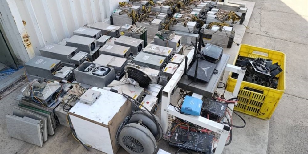 کشف ۷۴ دستگاه ماینر غیرمجاز در قزوین