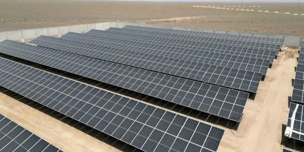 تأسیس نیروگاه‌های خورشیدی نماد تحقق اقتصاد سبز