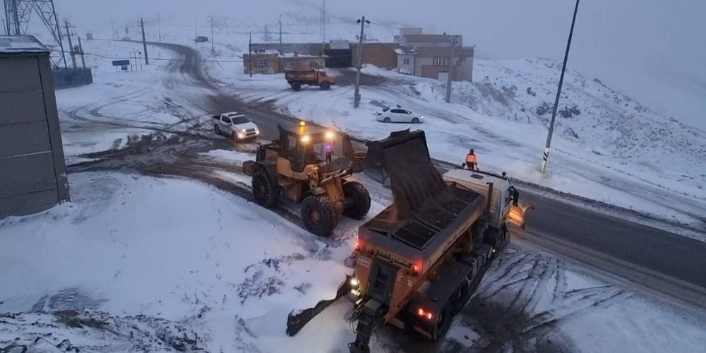 آماده‌باش راهداری قزوین در روزهای برفی